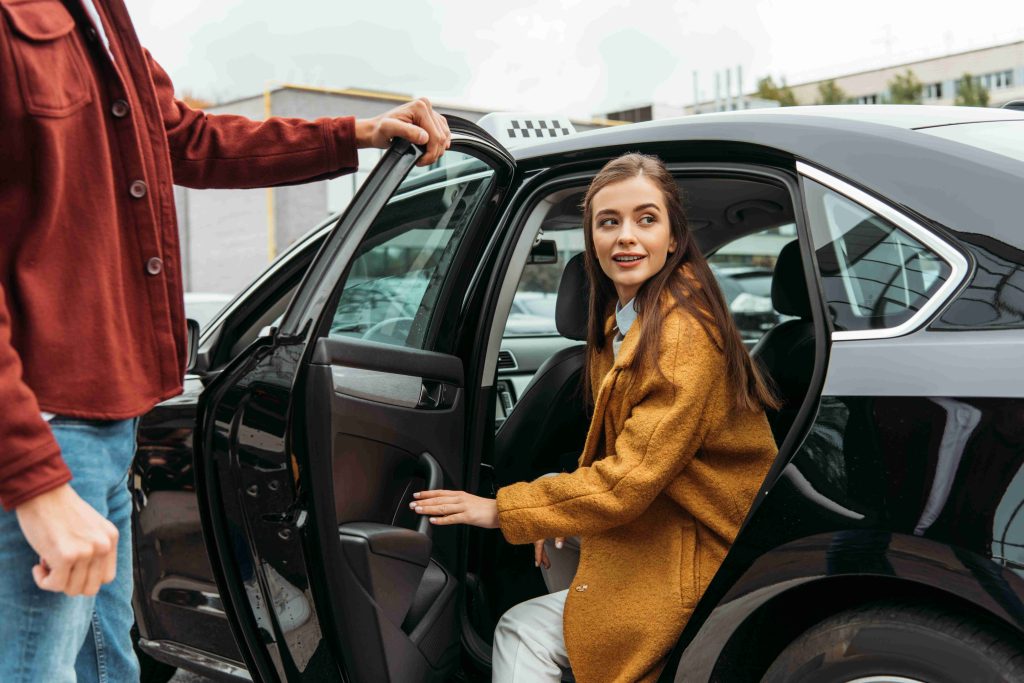 Car Rental in Dubai – The Smart Choice for Business Travelers 